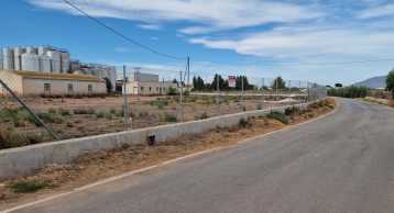 Venta Terreno con Nave industrial en La Costera