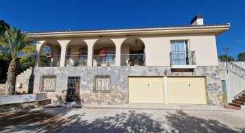 Venta de Chalet en La Urbanización La Charca