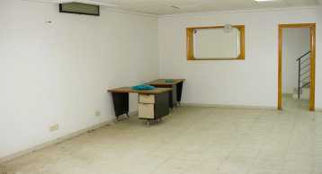 Venta Local Comercial en Avenida Santa Eulalia, Totana
